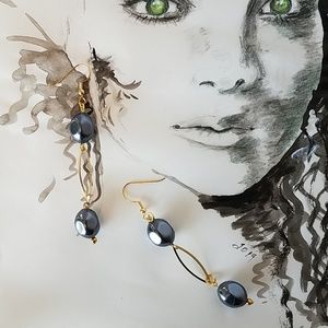 Dangle earrings and matching bracelet